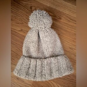 gap pom-pom beanie